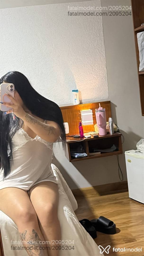 Acompanhante mulher com cabelo castanho de olhos castanhos - Evelyn