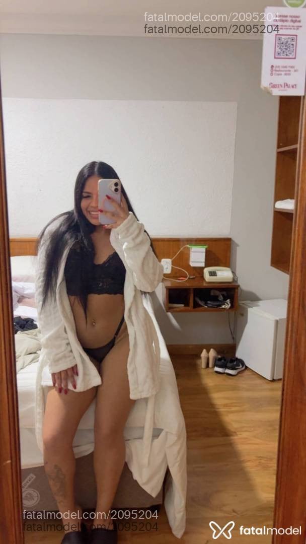 Acompanhante mulher com cabelo castanho de olhos castanhos - Evelyn