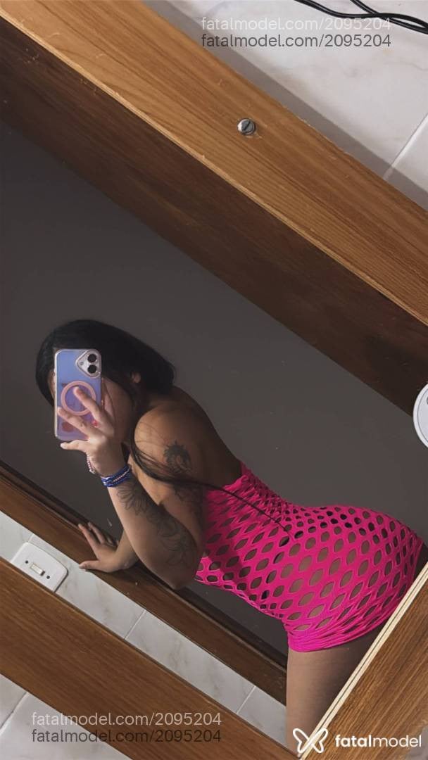 Acompanhante mulher com cabelo castanho de olhos castanhos - Evelyn