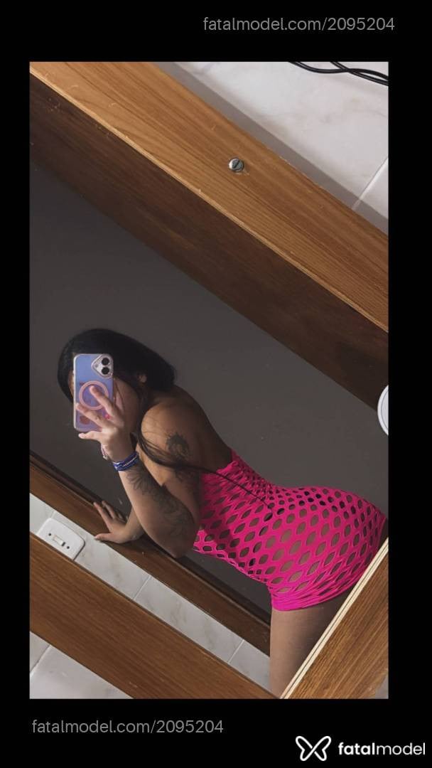 Acompanhante mulher com cabelo castanho de olhos castanhos - Evelyn
