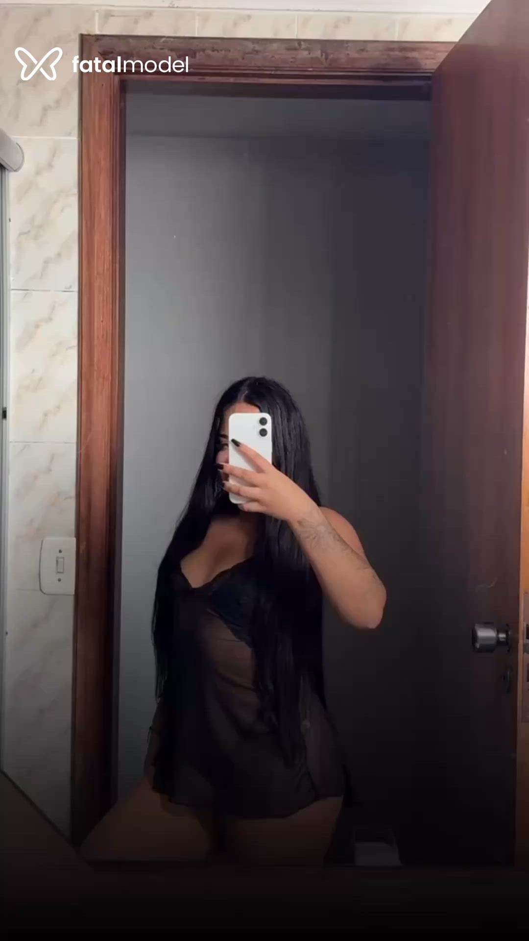 Acompanhante mulher com cabelo castanho de olhos castanhos - Evelyn