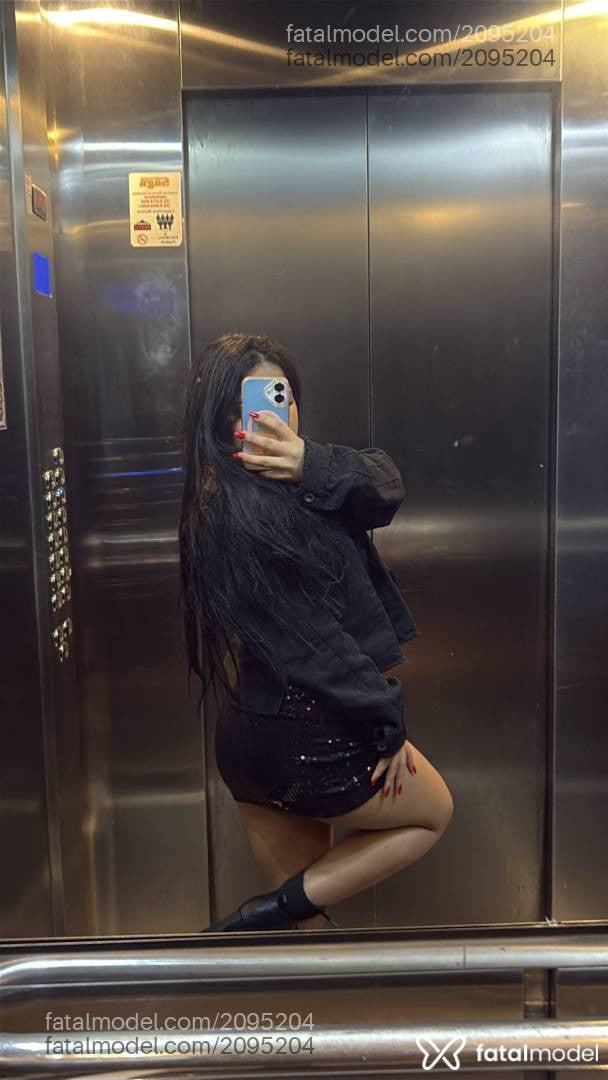 Acompanhante mulher com cabelo castanho de olhos castanhos - Evelyn