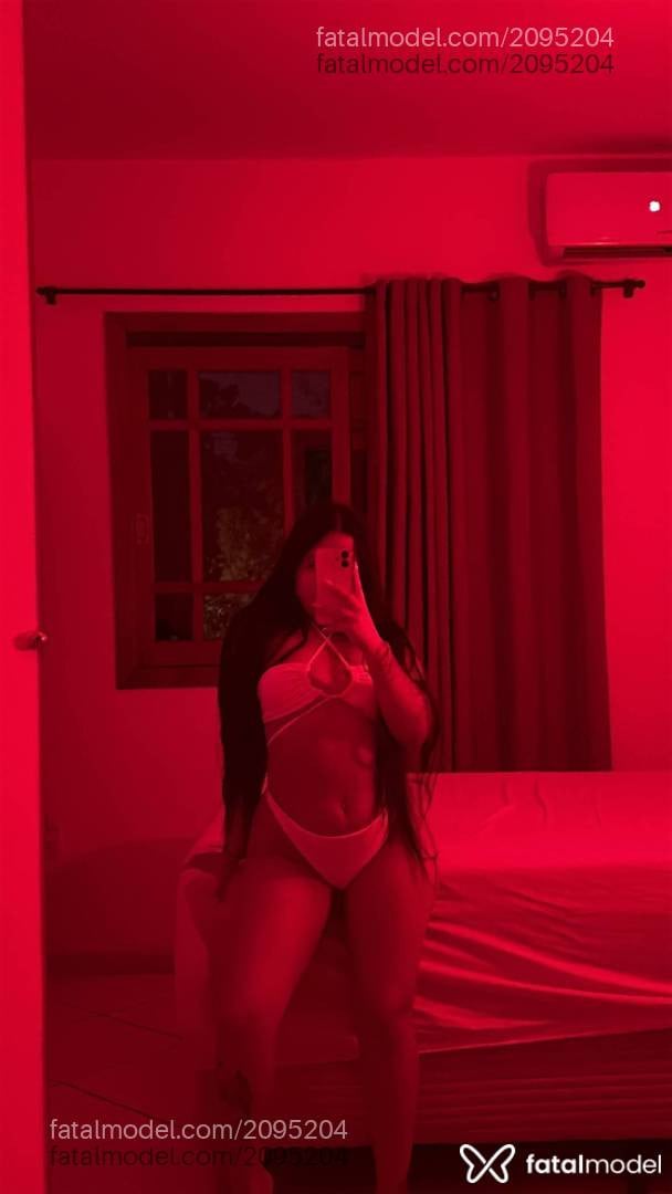 Acompanhante mulher com cabelo castanho de olhos castanhos em Santa Rosa - Evelyn Yamila