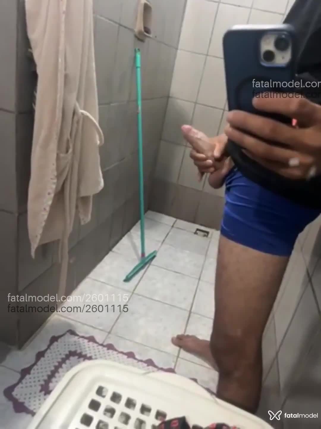 Acompanhante homem com cabelo castanho de olhos castanhos em Viana Acompanhante homem com cabelo castanho de olhos castanhos em Viana - Spedreiro