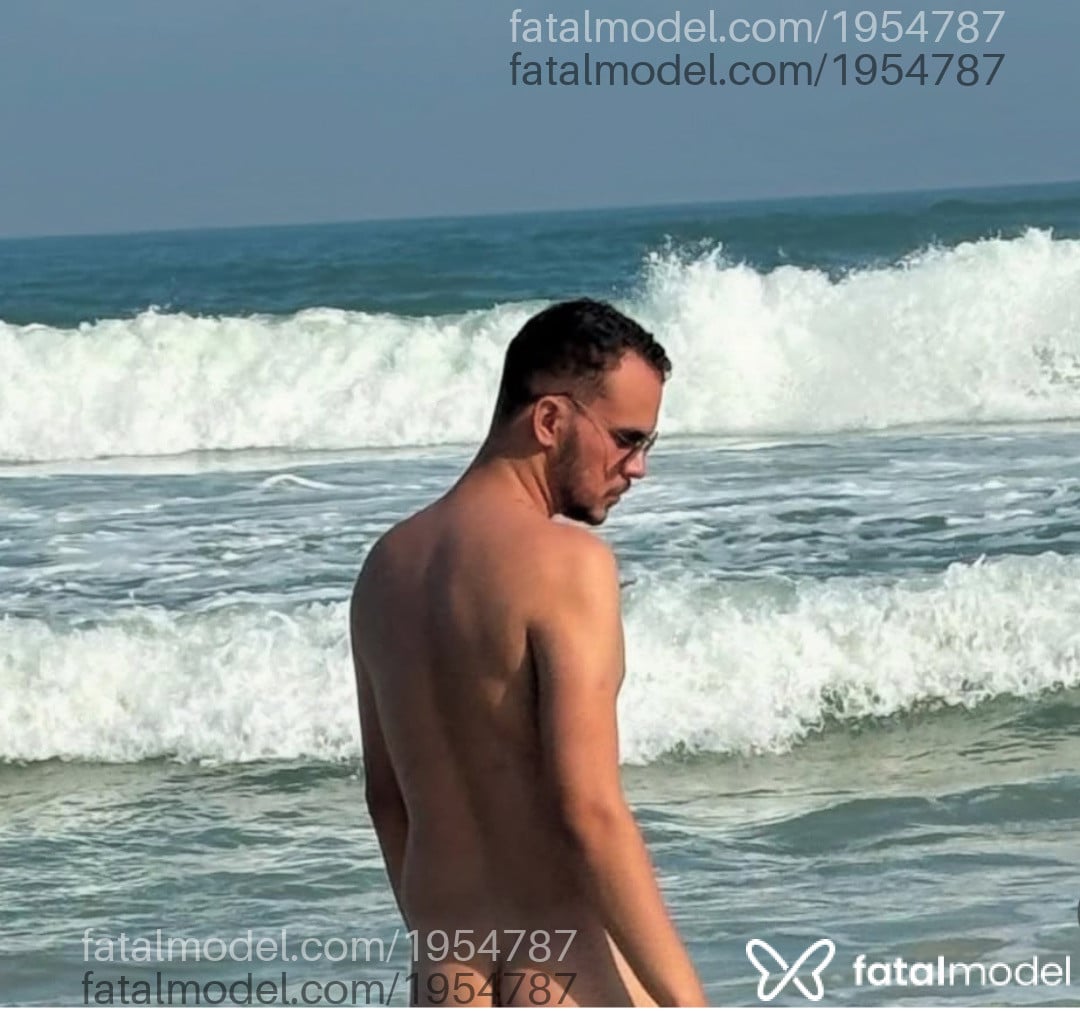Acompanhante homem com cabelo castanho de olhos castanhos - Lucas