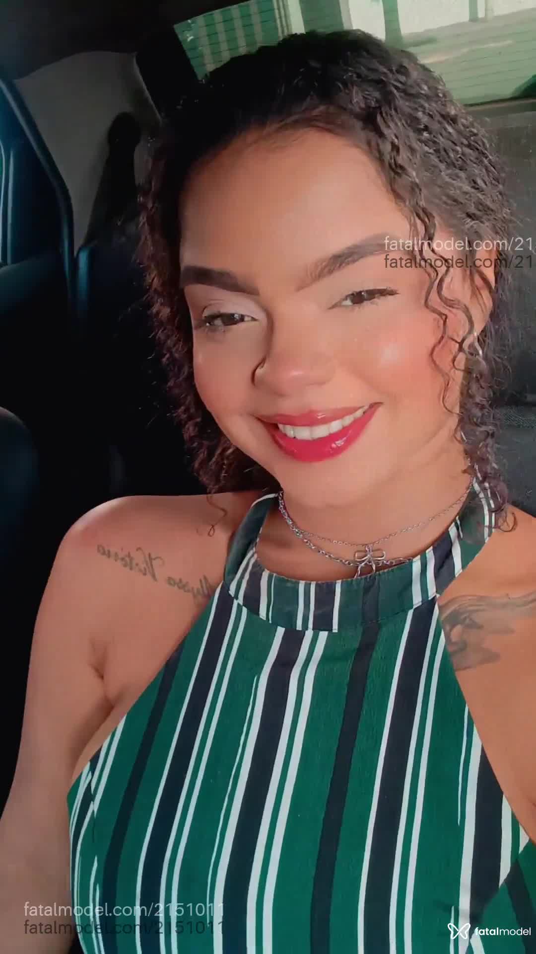 Acompanhante mulher com cabelo castanho de olhos pretos - Baianinhaa Acompanhante mulher com cabelo castanho de olhos pretos - Baianinhaa