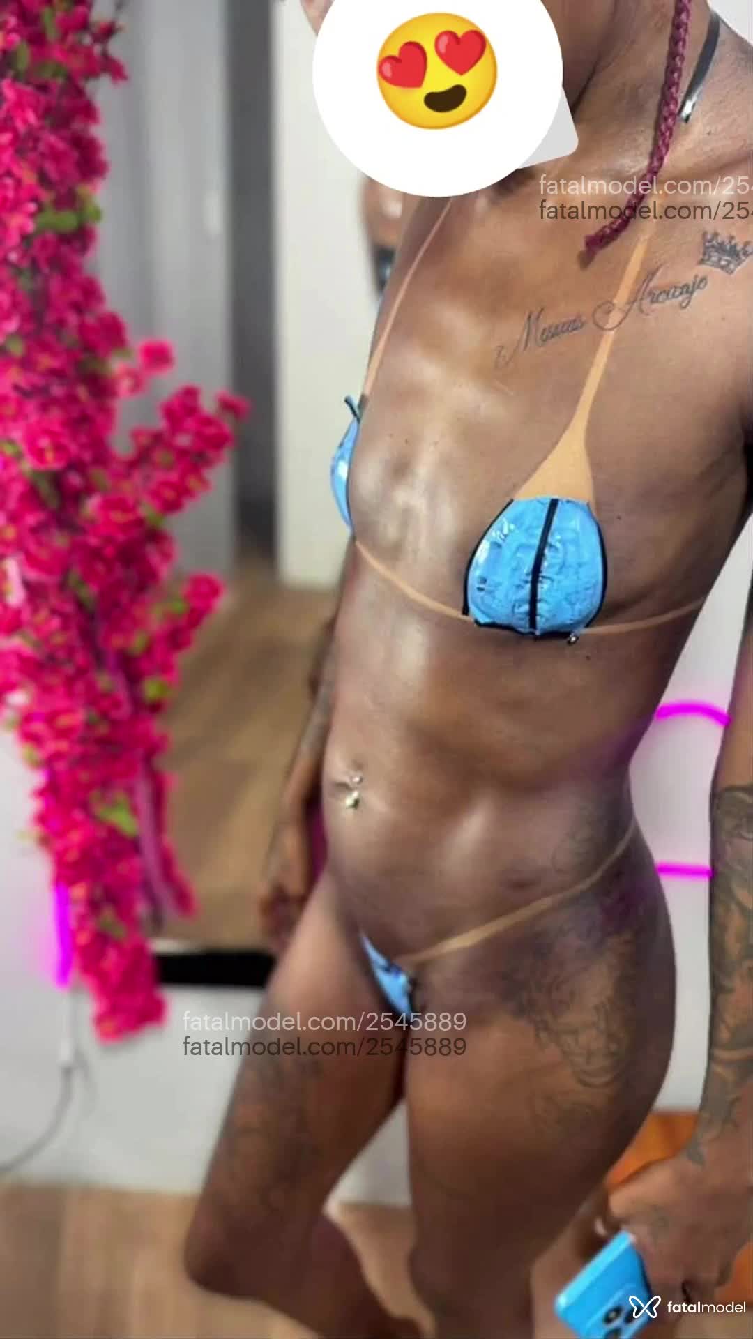 Acompanhante mulher morena (o) de olhos pretos em Salvador - Mel Morena