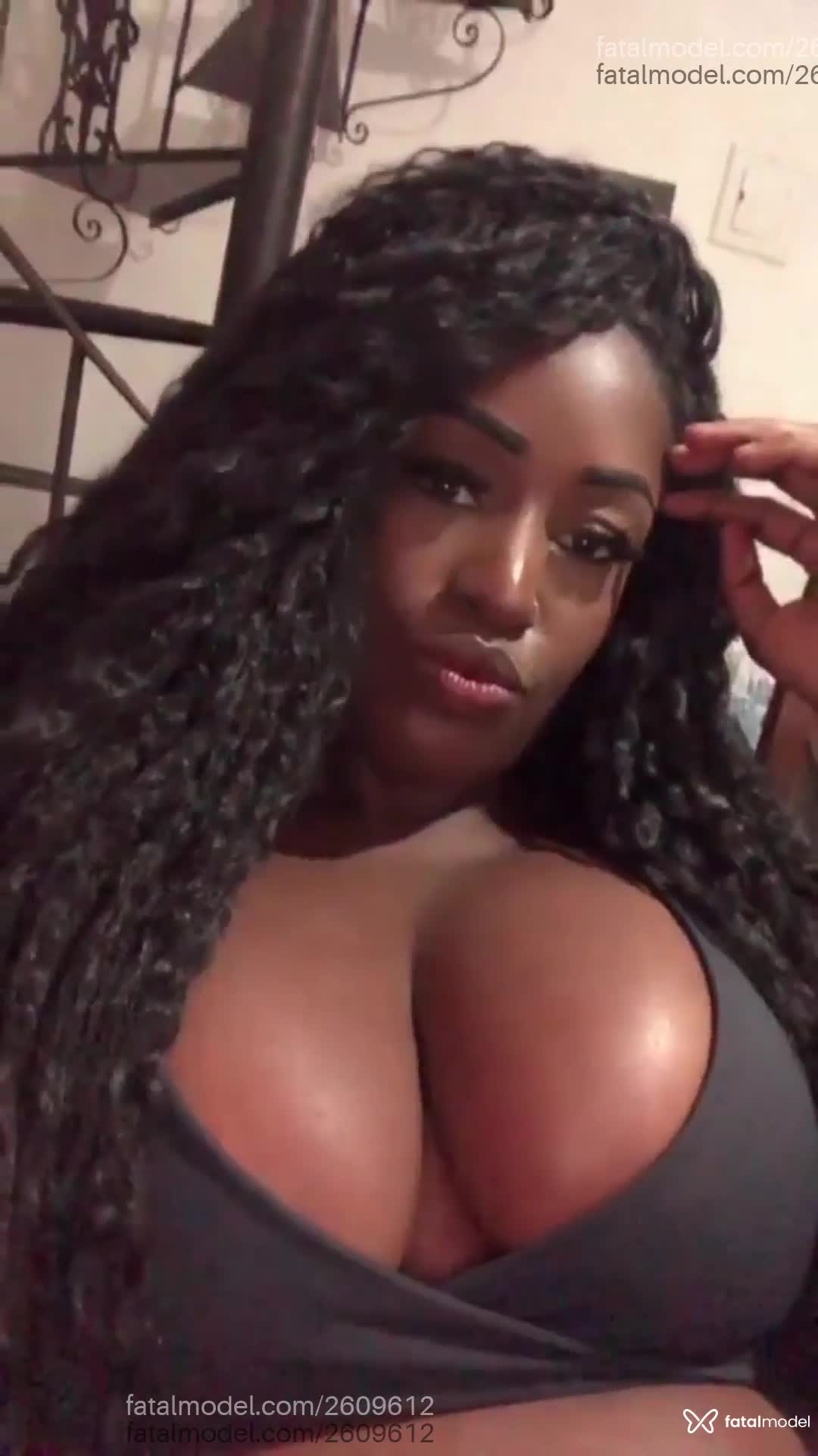 Acompanhante mulher com cabelo castanho de olhos pretos em Rio de Janeiro Acompanhante mulher com cabelo castanho de olhos pretos em Rio de Janeiro - Natasha