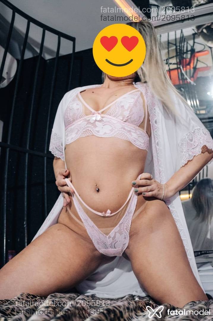 Acompanhante mulher loira (o) de olhos castanhos em Brasília - Laura
