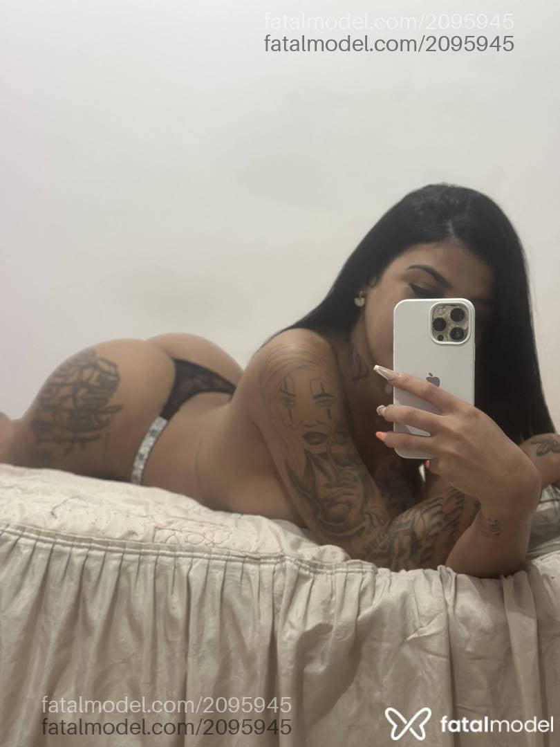 Acompanhante mulher morena (o) de olhos pretos - Yasmin