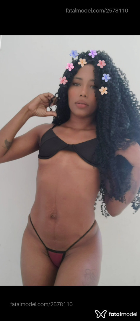 Acompanhante mulher morena (o) de olhos castanhos em Vitória - Bombomzinho