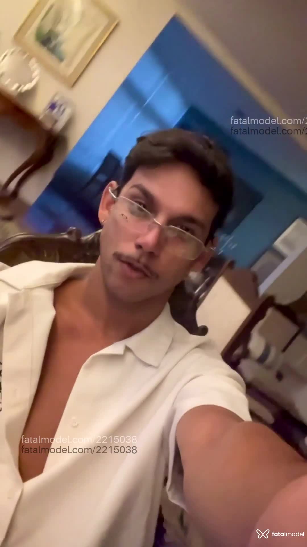 Acompanhante homem com cabelo castanho de olhos castanhos em São Paulo Acompanhante homem com cabelo castanho de olhos castanhos em São Paulo - Will