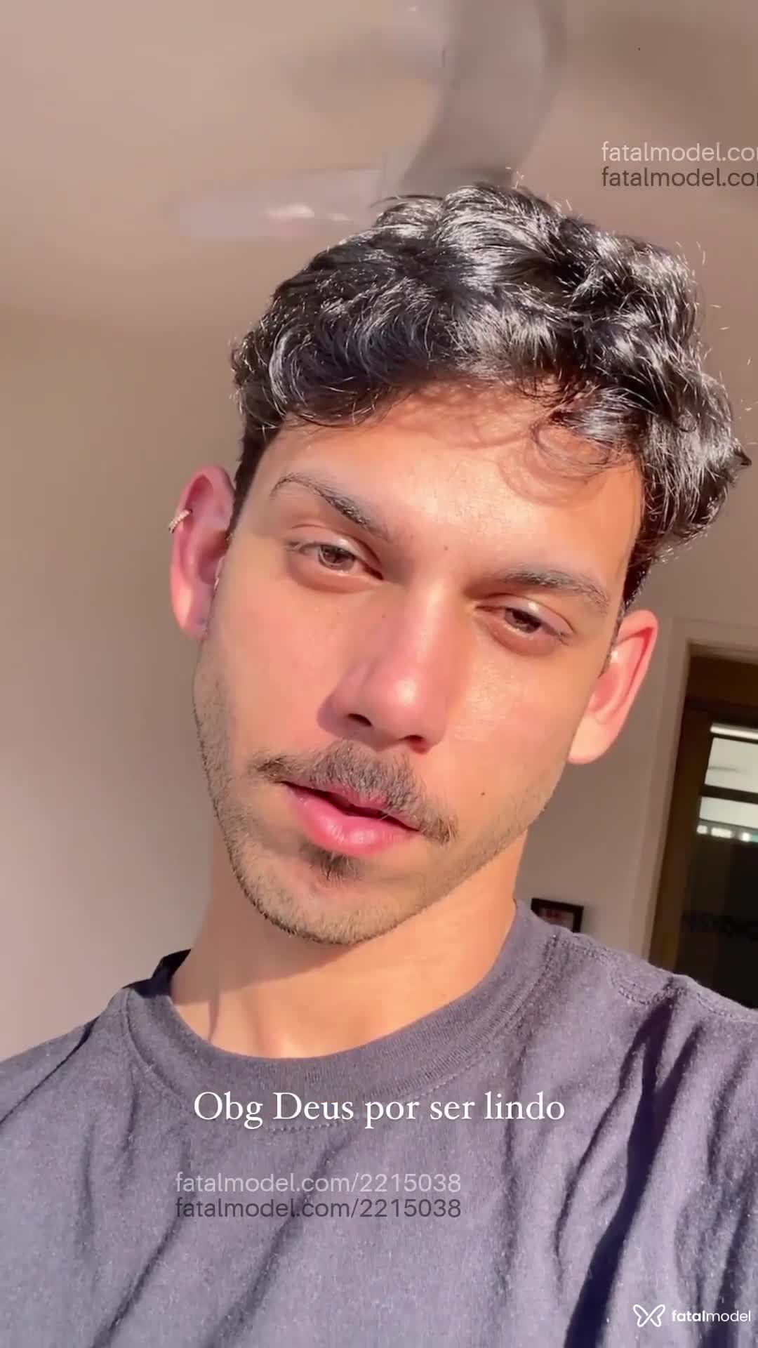 Acompanhante homem com cabelo castanho de olhos castanhos em São Paulo Acompanhante homem com cabelo castanho de olhos castanhos em São Paulo - Will
