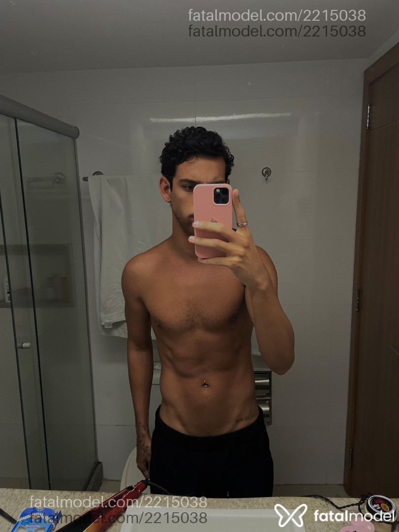 Acompanhante homem com cabelo castanho de olhos castanhos em São Paulo Acompanhante homem com cabelo castanho de olhos castanhos em São Paulo - Will