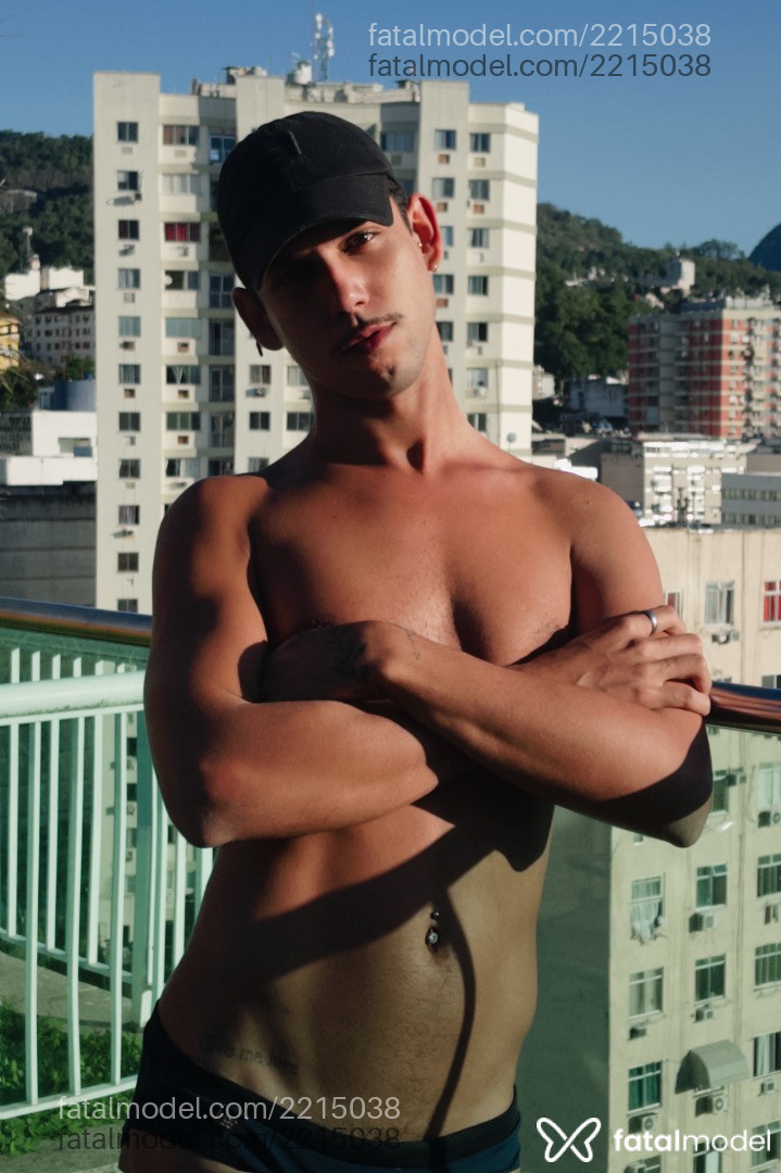 Acompanhante homem com cabelo castanho de olhos castanhos em São Paulo Acompanhante homem com cabelo castanho de olhos castanhos em São Paulo - Will