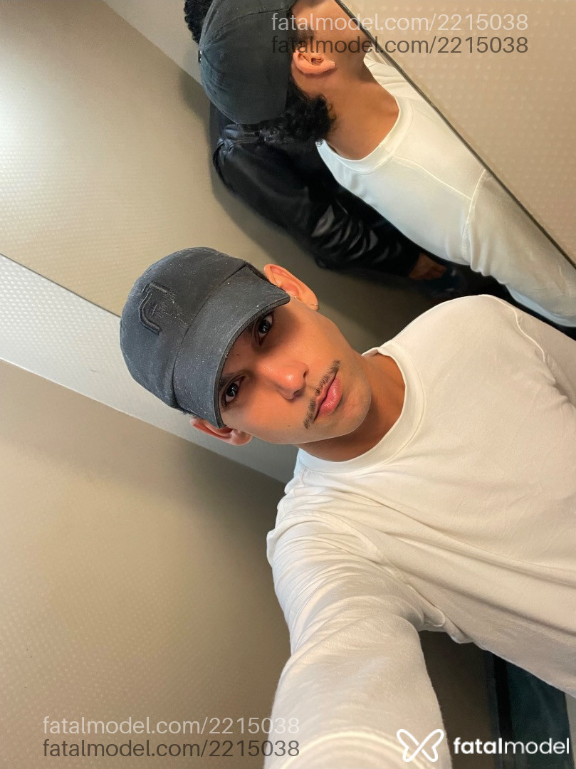Acompanhante homem com cabelo castanho de olhos castanhos em São Paulo Acompanhante homem com cabelo castanho de olhos castanhos em São Paulo - Will