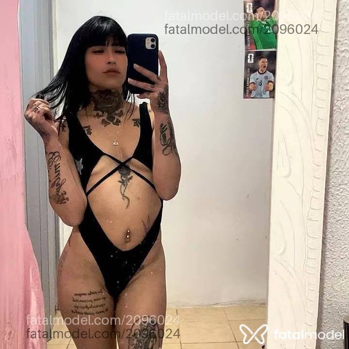 Acompanhante mulher com cabelo castanho de olhos castanhos - Clara Lizz