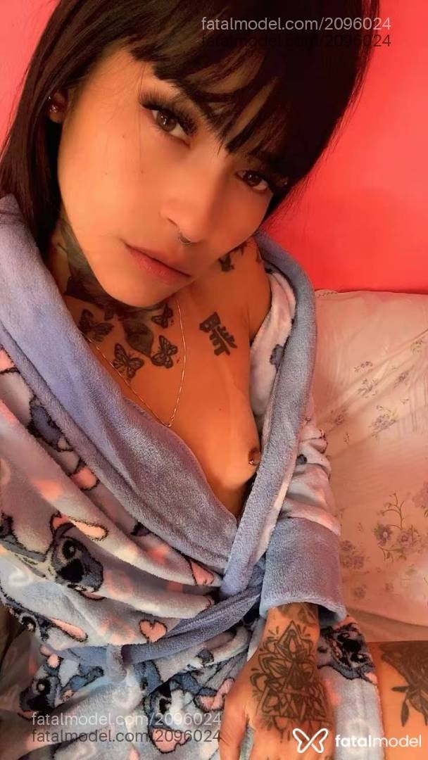 Acompanhante mulher com cabelo castanho de olhos castanhos - Clara Lizz