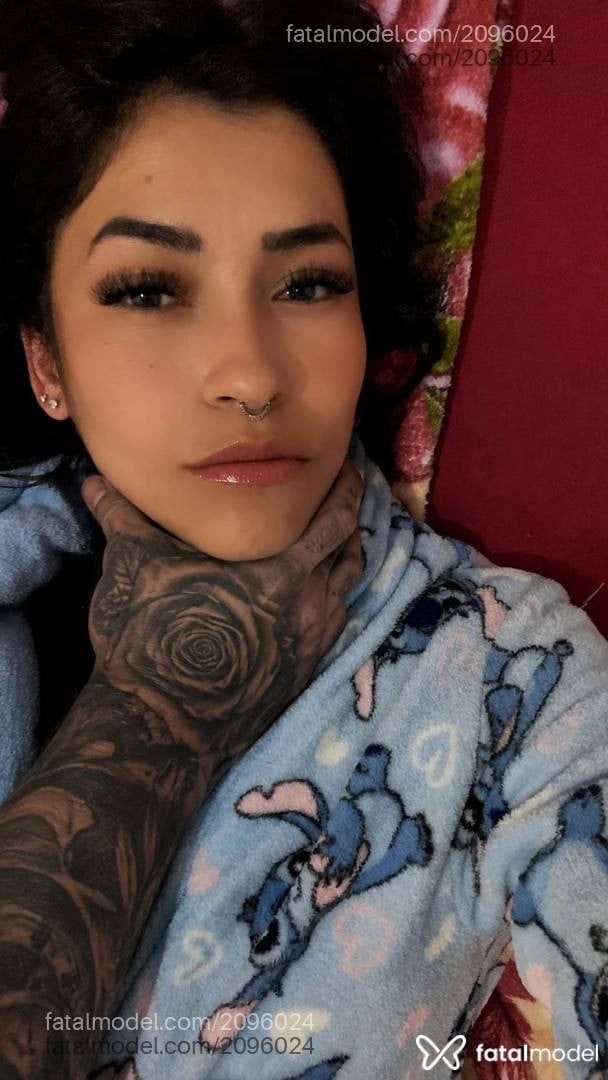 Acompanhante mulher com cabelo castanho de olhos castanhos - Clara Lizz