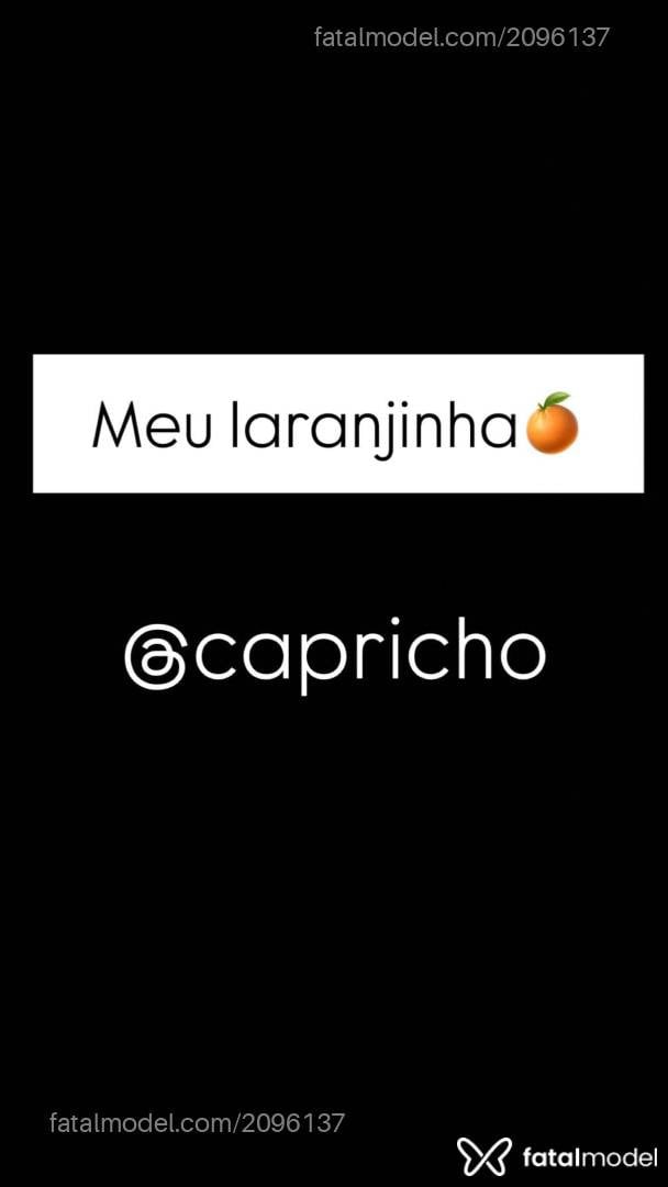 Acompanhante mulher trans com cabelo castanho de olhos castanhos - Preta