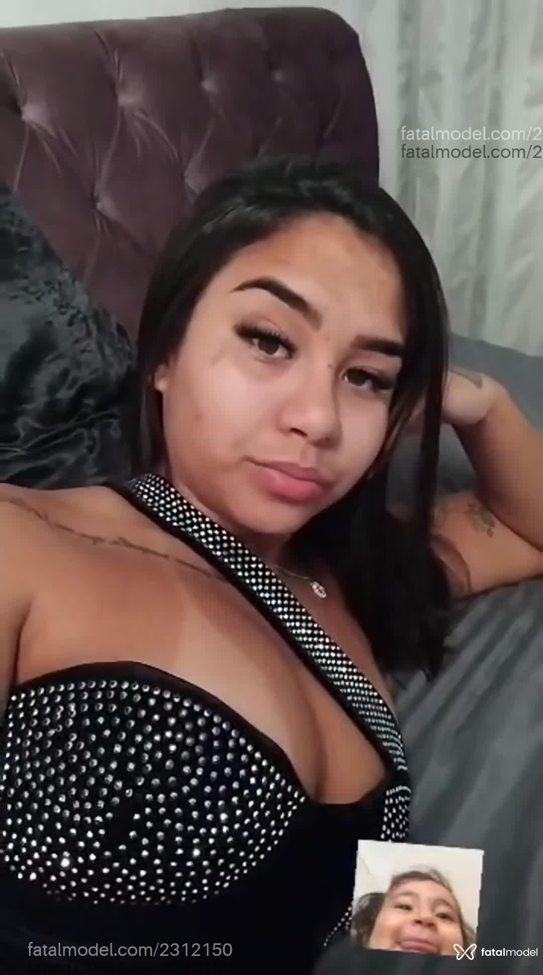 Acompanhante mulher morena (o) de olhos mel em Passo Fundo - Morena