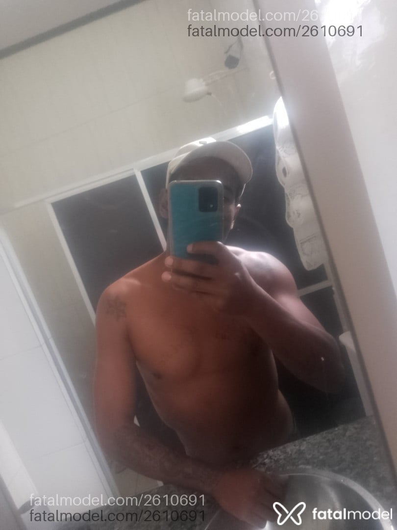 Acompanhante homem morena (o) de olhos pretos em Rio de Janeiro - índio