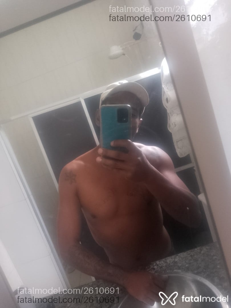 Acompanhante homem morena (o) de olhos pretos em Rio de Janeiro - índio