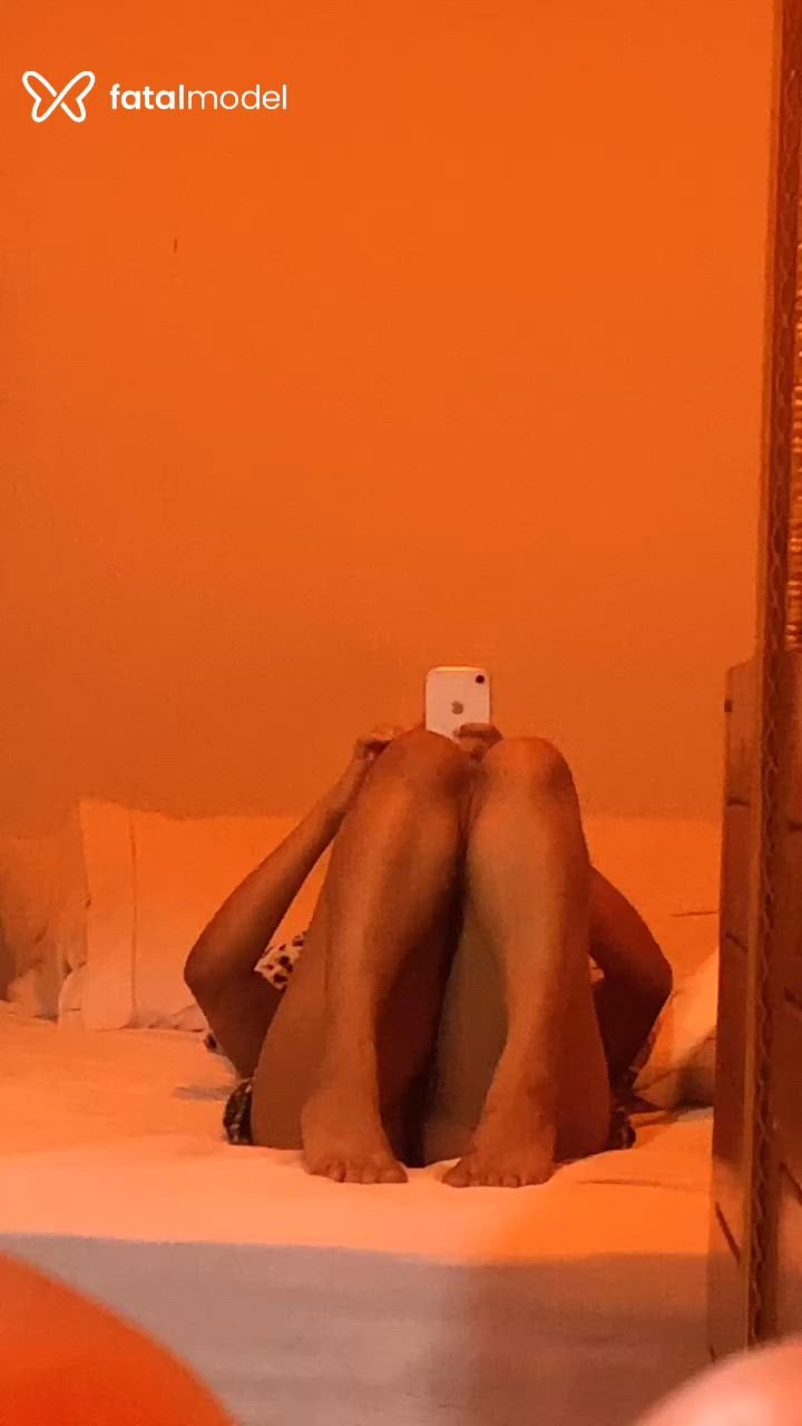 Acompanhante mulher morena (o) de olhos castanhos - Jasmim Acompanhante mulher morena (o) de olhos castanhos - Jasmim