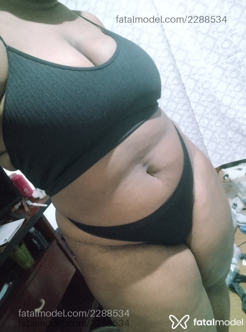 Acompanhante mulher com cabelo castanho de olhos castanhos - Carolzinha