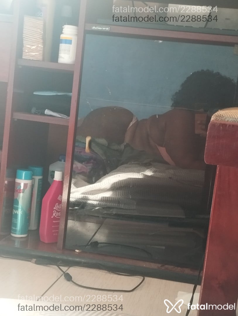 Acompanhante mulher com cabelo castanho de olhos castanhos - Carolzinha