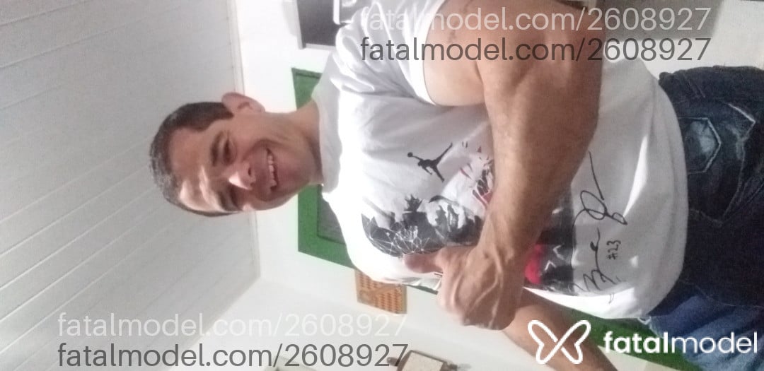 Acompanhante homem morena (o) de olhos castanhos em Balneário Camboriú - Sandro