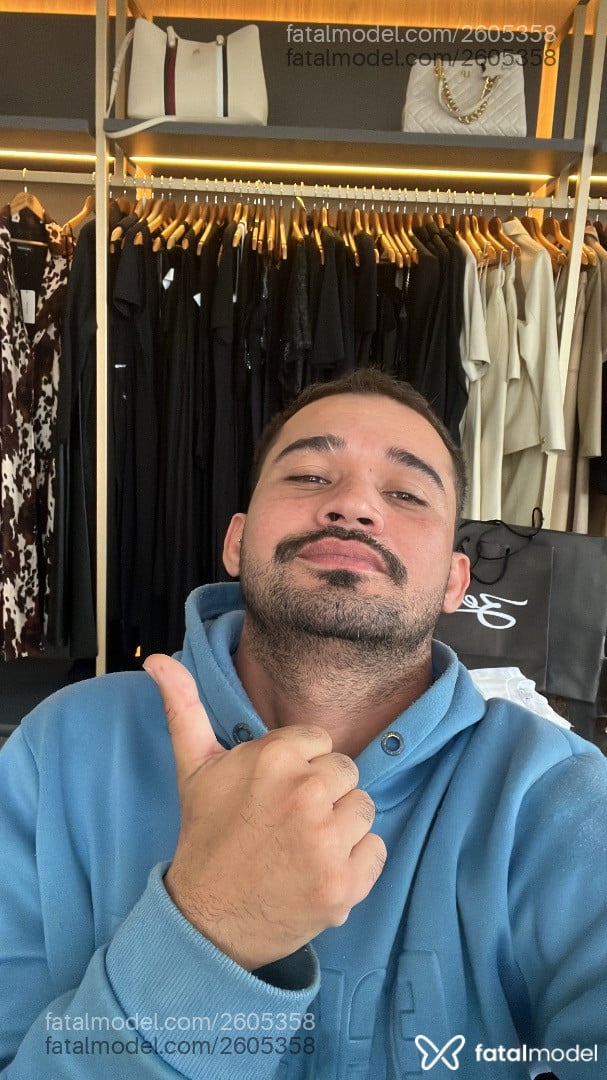 Acompanhante homem morena (o) de olhos castanhos em Imperatriz - André