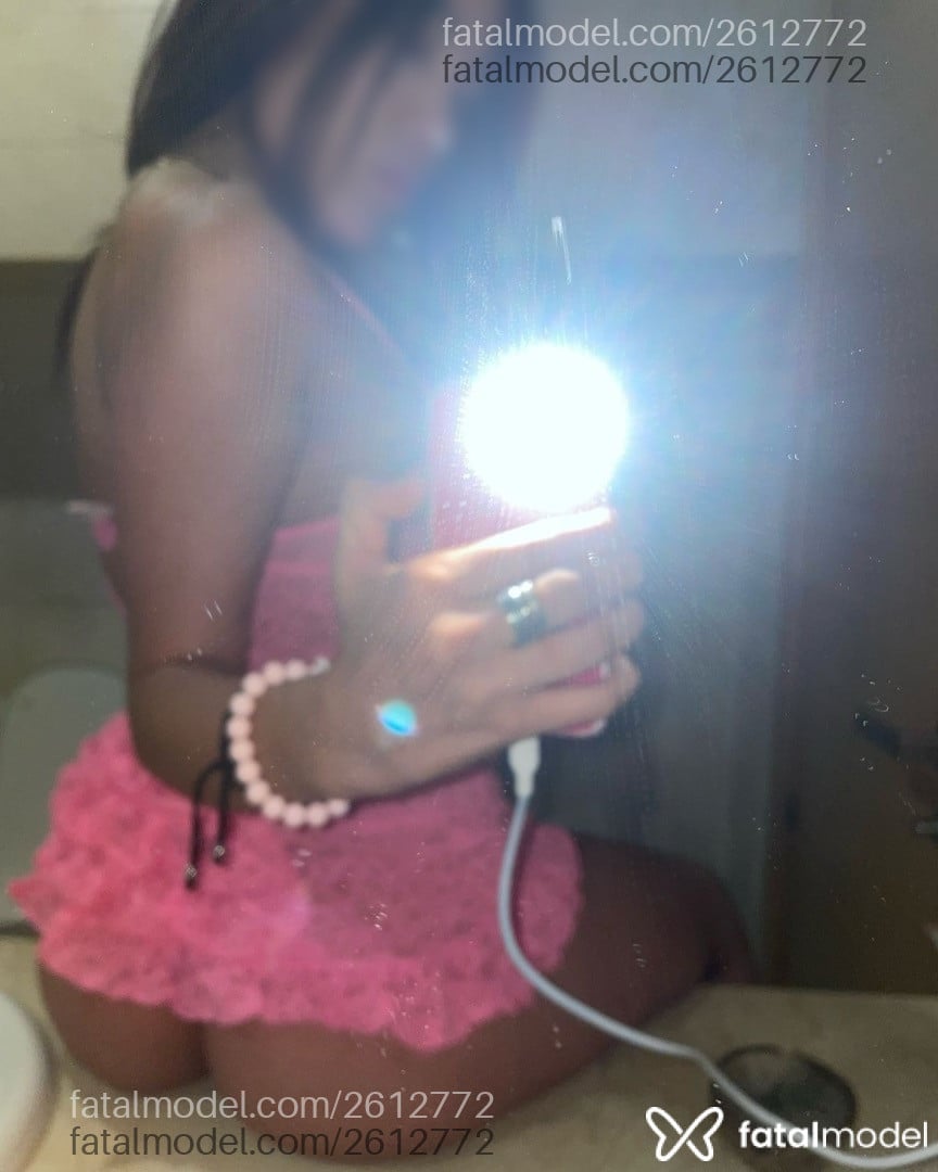 Acompanhante mulher morena (o) de olhos castanhos em São Paulo Acompanhante mulher morena (o) de olhos castanhos em São Paulo - Gabriella