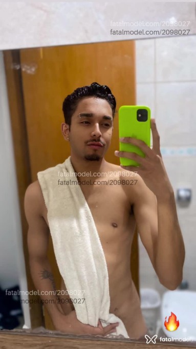 Acompanhante homem com cabelo castanho de olhos castanhos - João Victor Acompanhante homem com cabelo castanho de olhos castanhos - João Victor