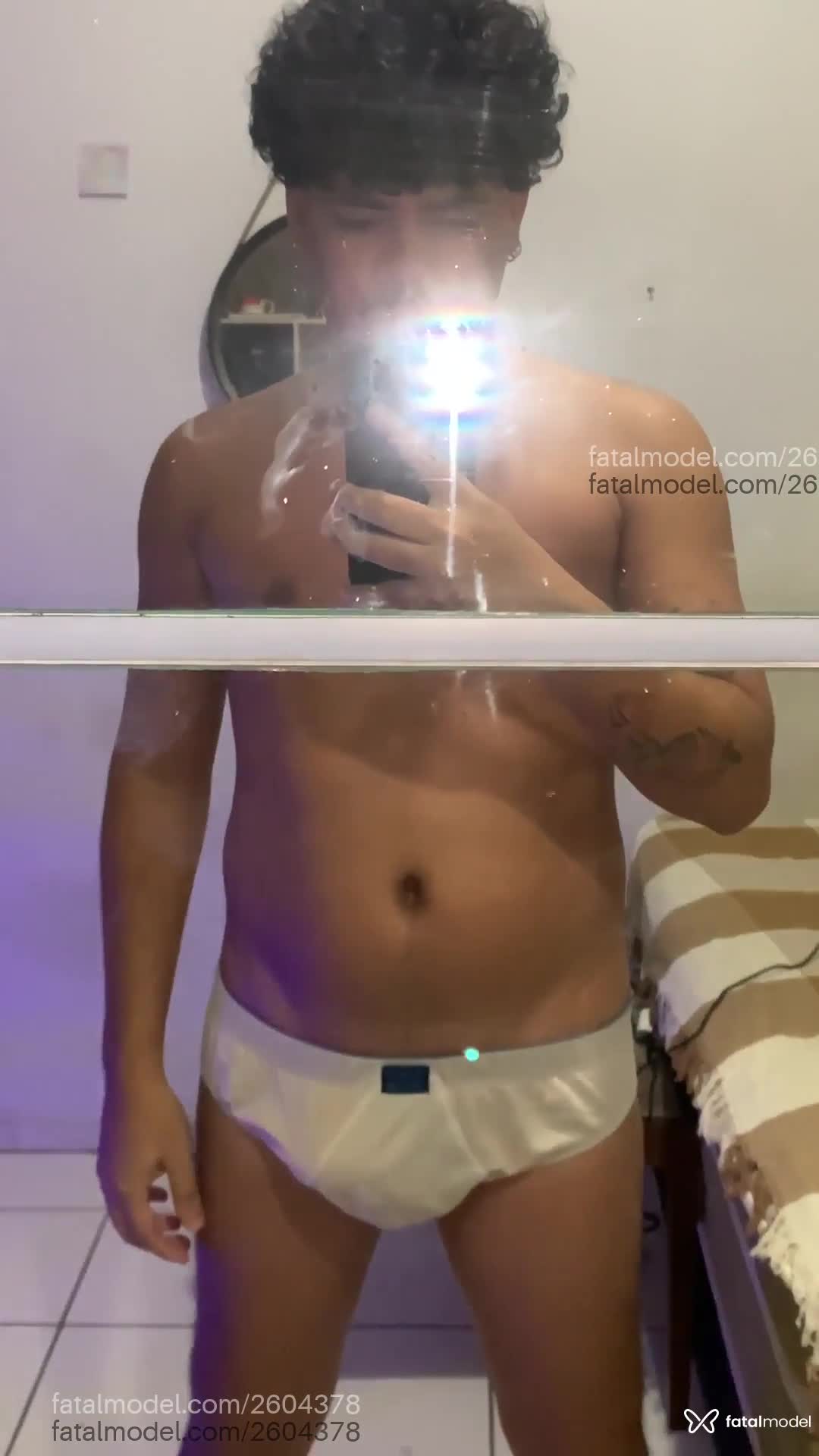 Acompanhante homem morena (o) de olhos pretos em Virtual - Lukas