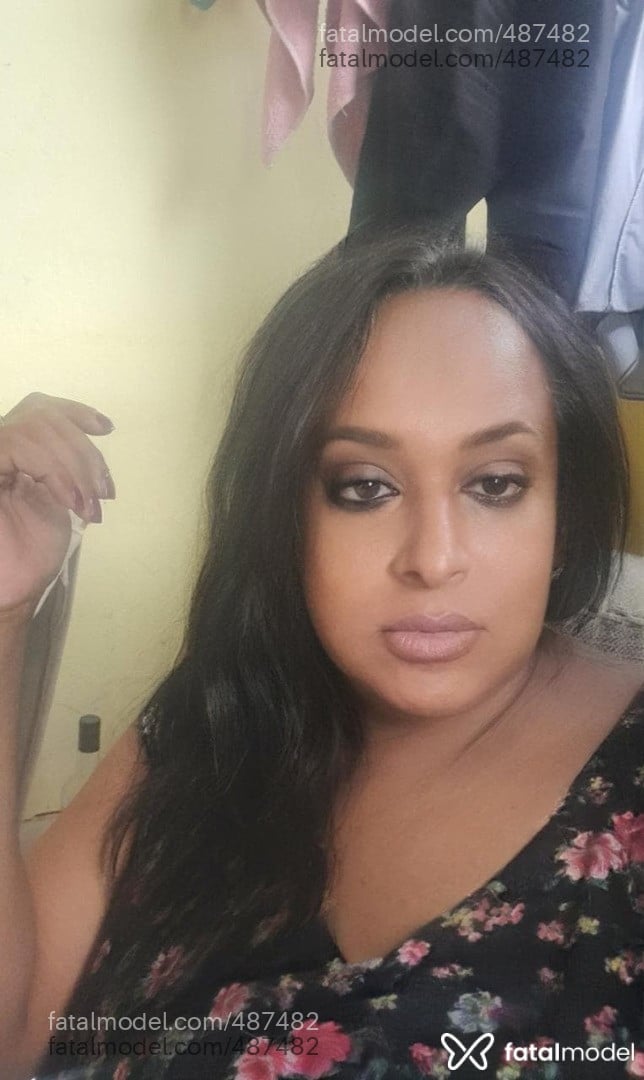 Acompanhante mulher trans com cabelo castanho de olhos castanhos em Campina Grande Acompanhante mulher trans com cabelo castanho de olhos castanhos em Campina Grande - Nanny Alves