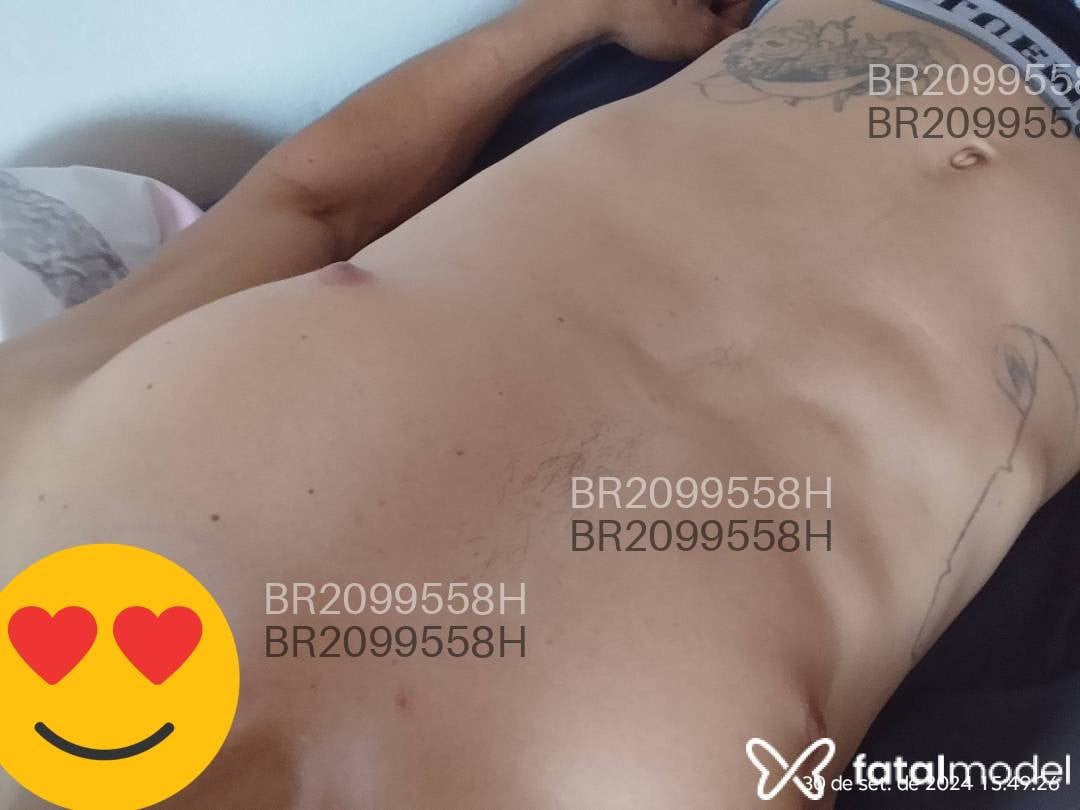 Acompanhante homem com cabelo colorido de olhos castanhos em Virtual - Clovis Rodrigo