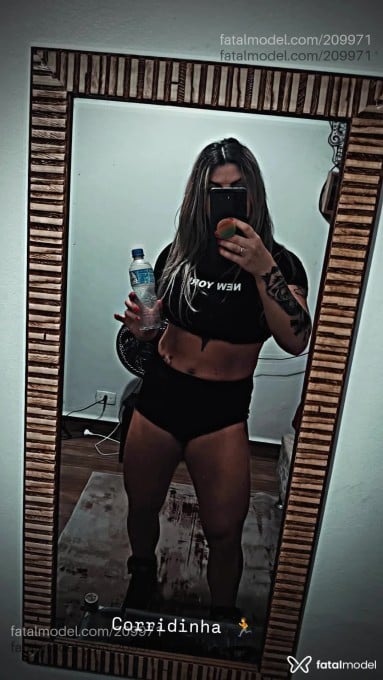 Acompanhante mulher loira (o) de olhos mel em Matinhos - Bárbara