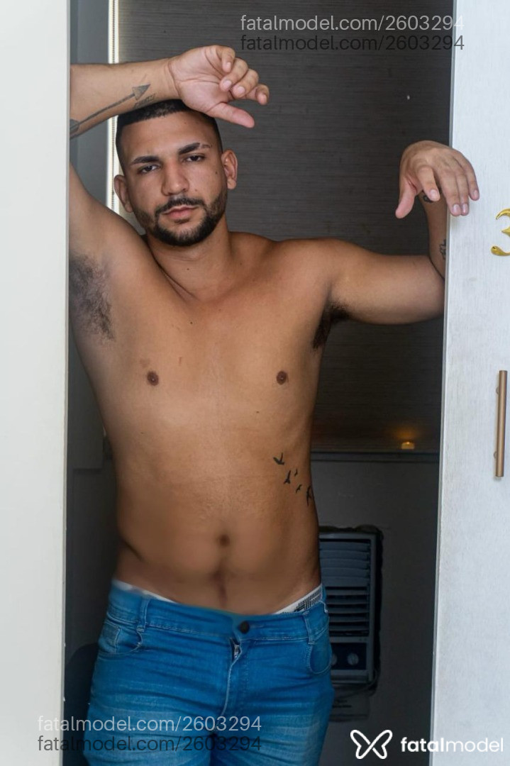Acompanhante homem morena (o) de olhos pretos em Rio de Janeiro Acompanhante homem morena (o) de olhos pretos em Rio de Janeiro - Lucas