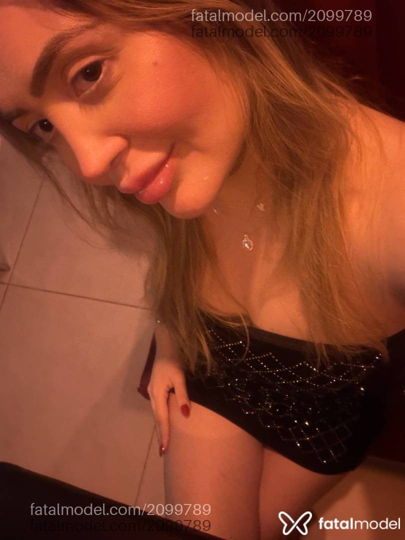 Acompanhante mulher loira (o) de olhos castanhos em Assis - Isa