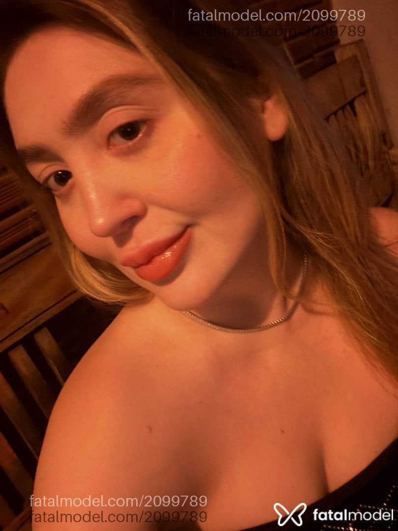 Acompanhante mulher loira (o) de olhos castanhos em Assis - Isa