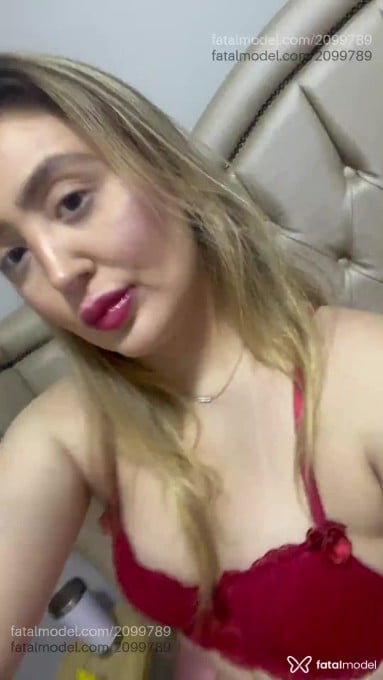 Acompanhante mulher loira (o) de olhos castanhos em Assis - Isa