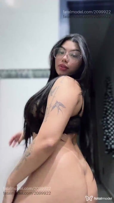 Acompanhante mulher morena (o) de olhos castanhos - Babi Muniz