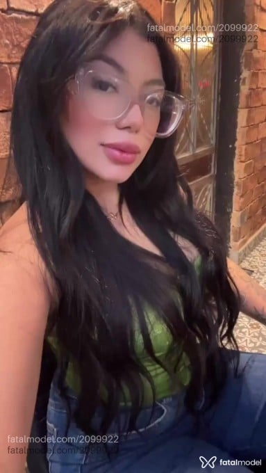 Acompanhante mulher morena (o) de olhos castanhos - Babi Muniz