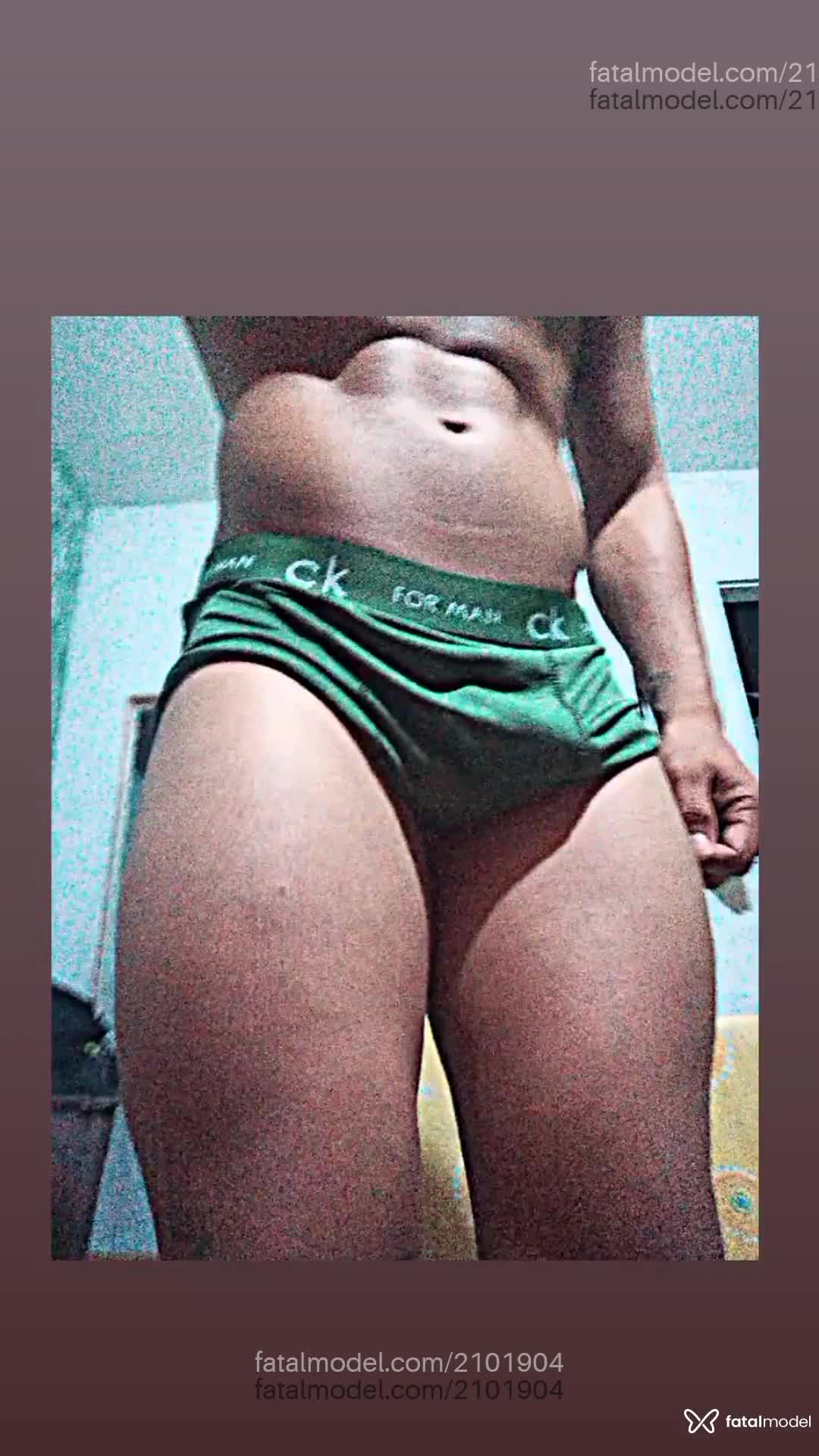 Acompanhante homem com cabelo castanho de olhos pretos em Fortaleza Acompanhante homem com cabelo castanho de olhos pretos em Fortaleza - Jhunpa