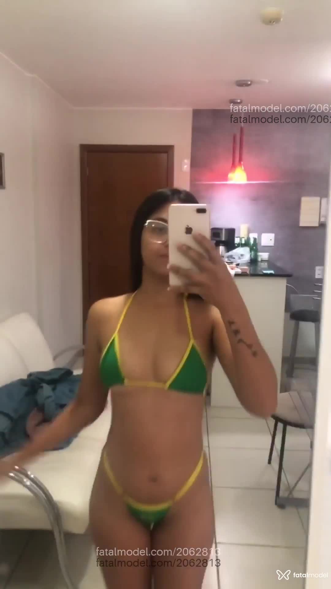 Acompanhante mulher morena (o) de olhos castanhos - Ana Liz