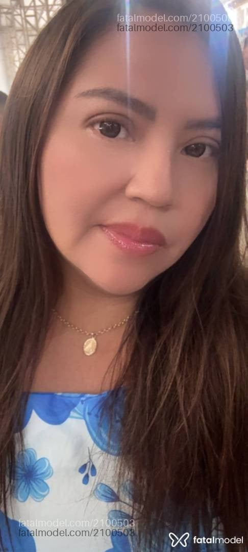 Acompanhante mulher com cabelo castanho de olhos castanhos em Aripuanã - Aline