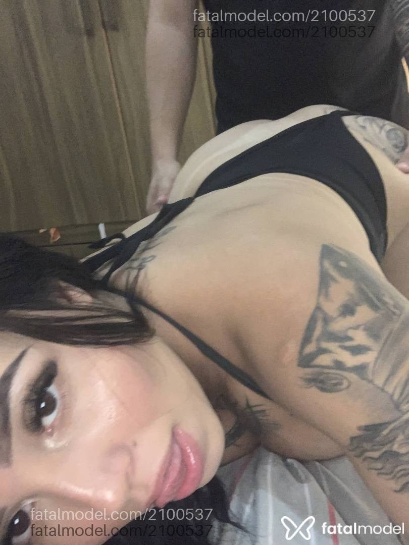 Acompanhante mulher morena (o) de olhos castanhos em Virtual - Ivy Gomes