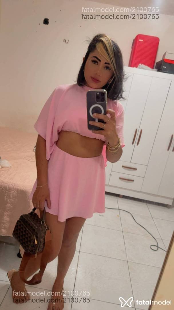 Acompanhante mulher morena (o) de olhos pretos - Jessica