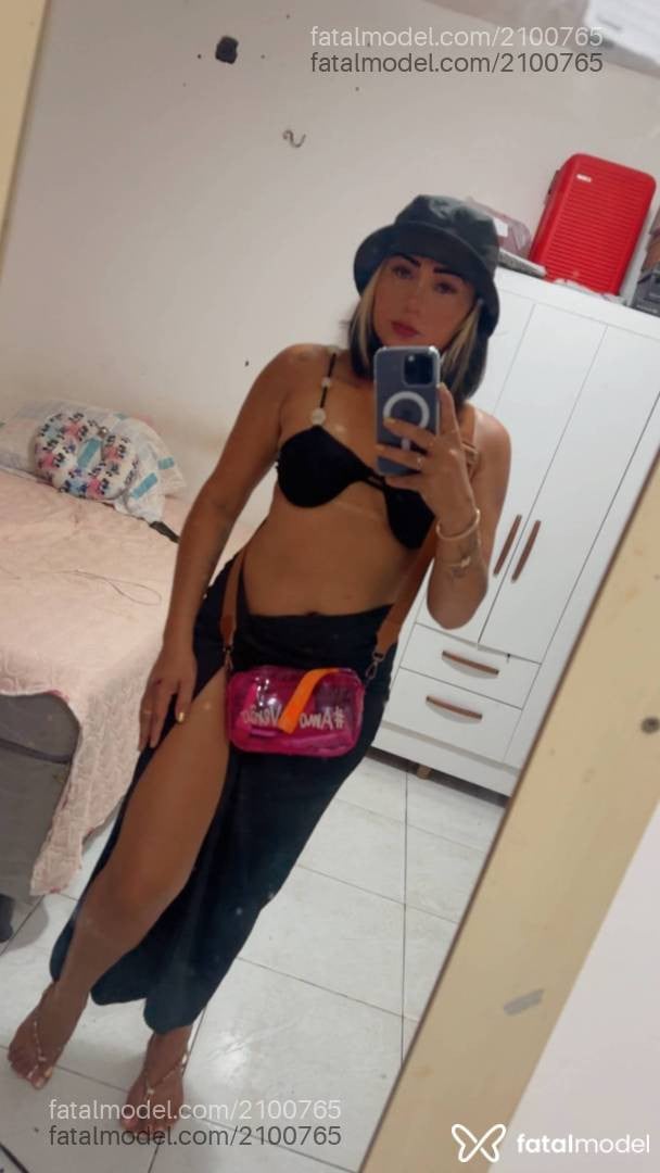 Acompanhante mulher morena (o) de olhos pretos - Jessica
